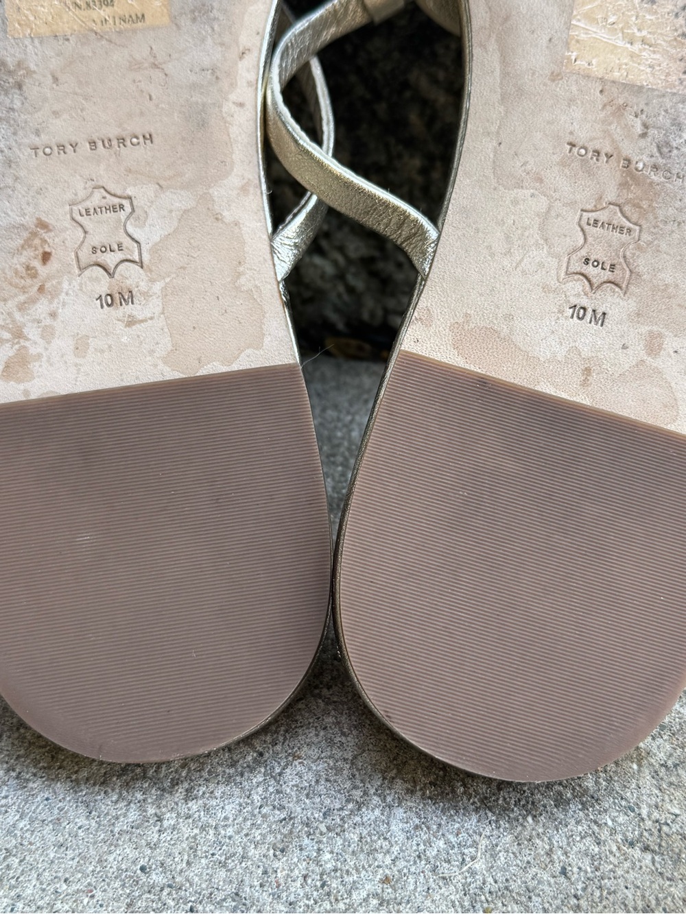 Tory Burch Metallic Gold Logo Thong Sandals Sz 10 - Picture 7 of 8